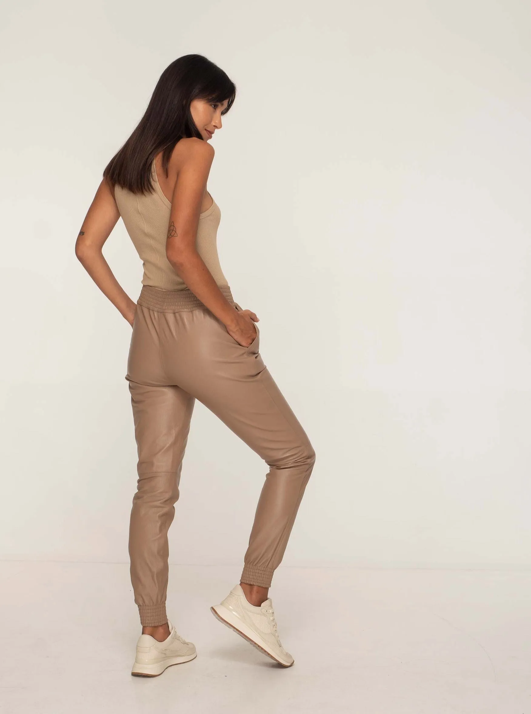 LAUREN LEATHER JOGGER - SESAME